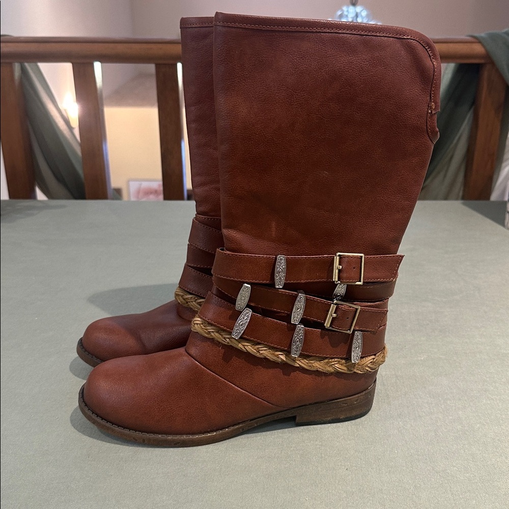 Monroe & Main Western Style Boots Size 7W